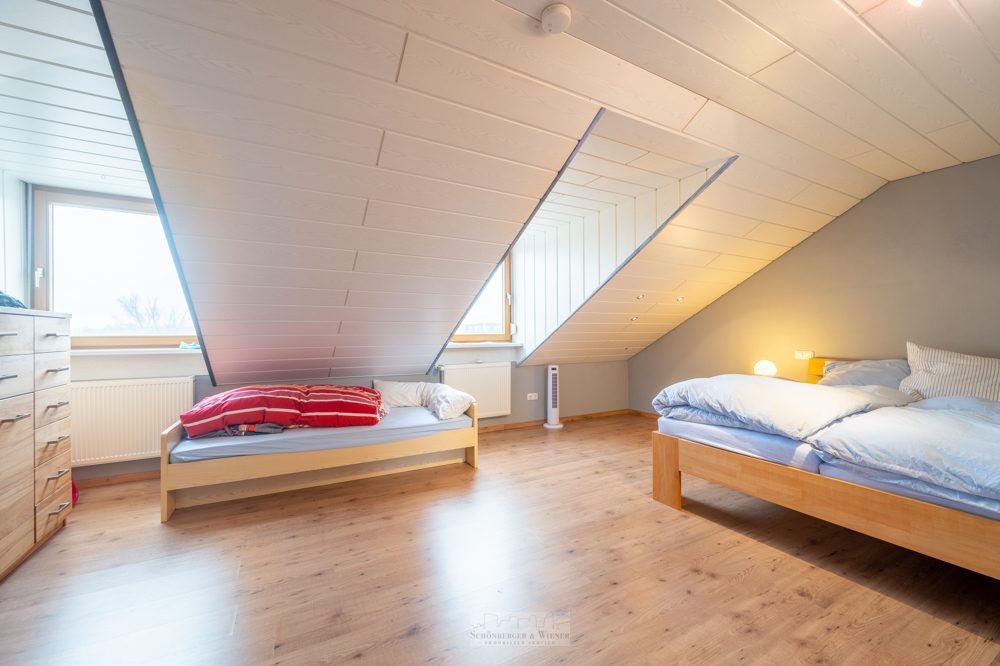 Immobilienangebot - Regensburg / Regensburg-Winzer - Alle - Sehr gepflegtes Zweiparteienhaus mit wunderschönem Grundstück im Stadtteil Winzer