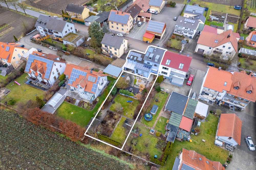 Immobilienangebot - Regensburg / Regensburg-Winzer - Alle - Sehr gepflegtes Zweiparteienhaus mit wunderschönem Grundstück im Stadtteil Winzer