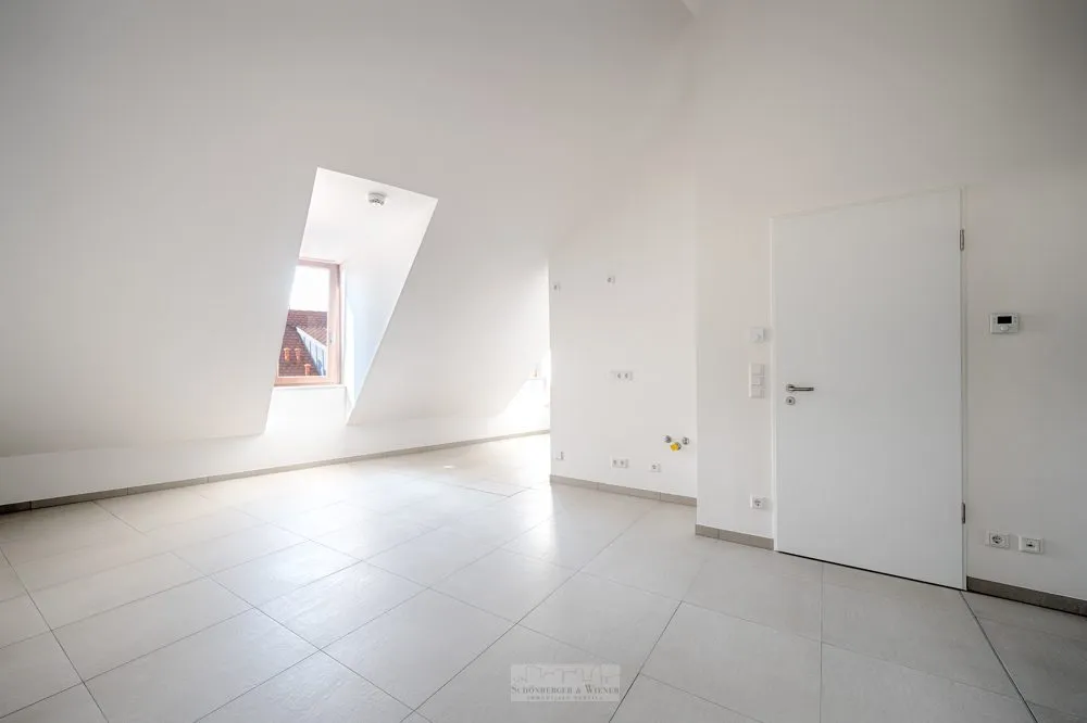 Immobilienangebot - Regensburg - Alle - Hochwertige 1 ZKB-Whg. mit abgetrenntem Schlafzimmer mitten im Zentrum! (3.4)