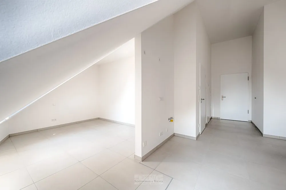 Immobilienangebot - Regensburg - Alle - Hochwertige 1 ZKB-Whg. mit abgetrenntem Schlafzimmer mitten im Zentrum! (3.4)