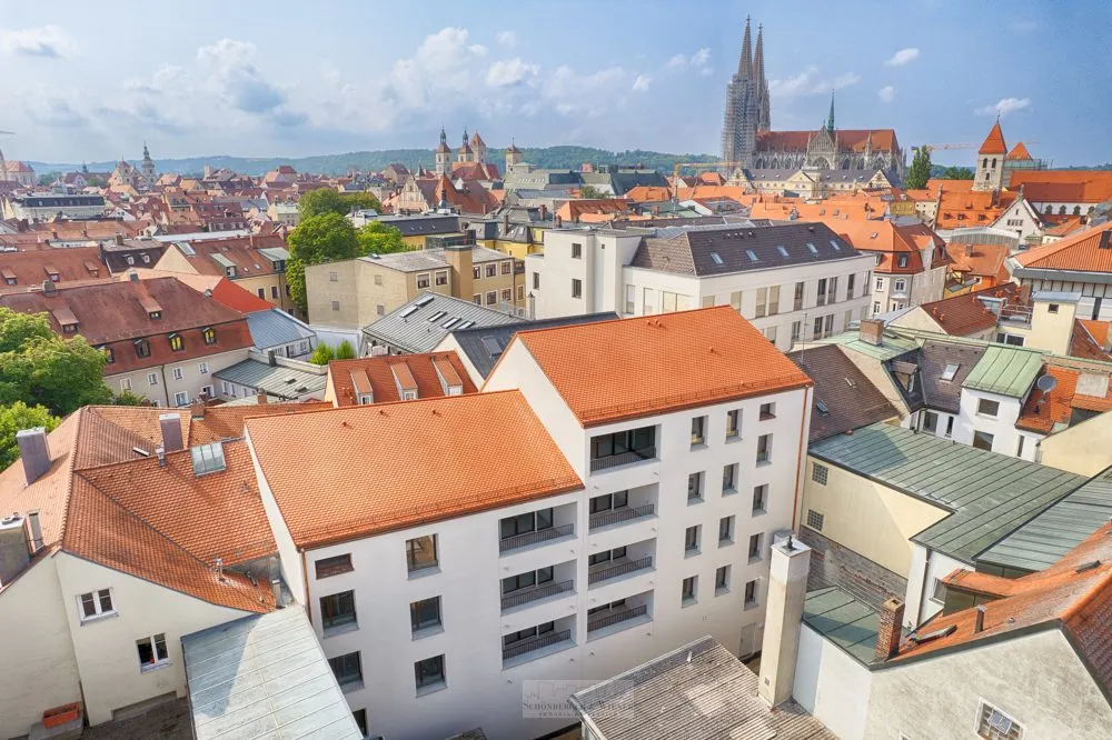 Immobilienangebot - Regensburg - Alle - Hochwertige 1 ZKB-Whg. mit abgetrenntem Schlafzimmer mitten im Zentrum! (3.4)