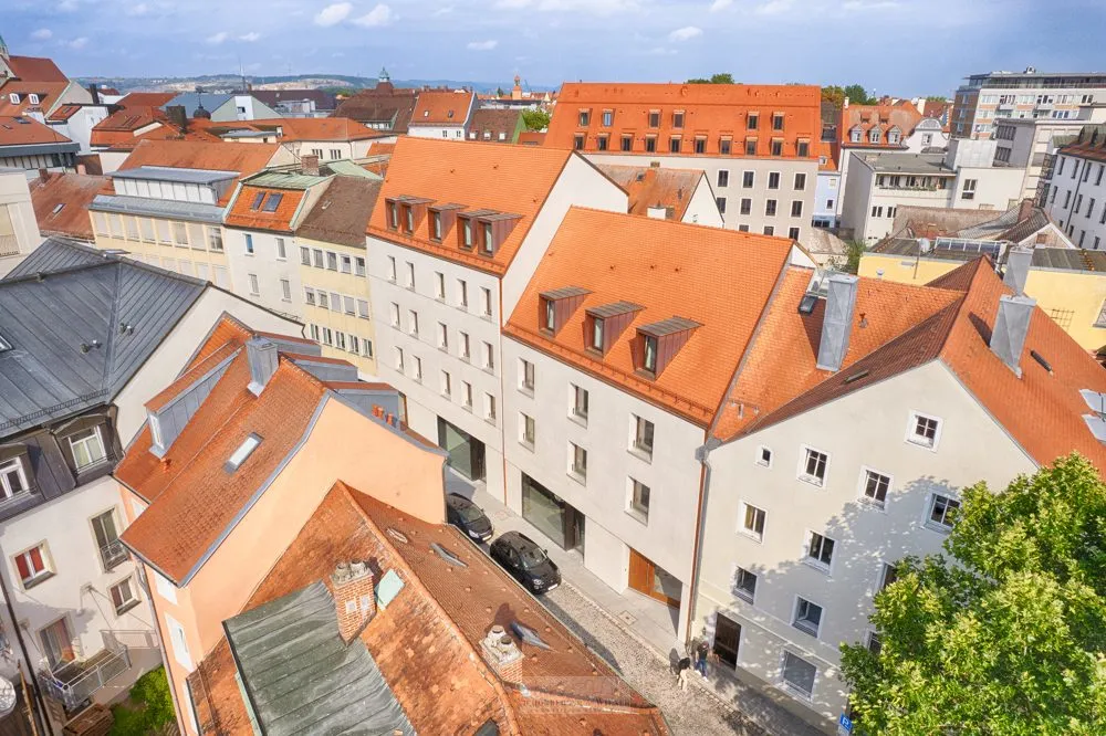 Immobilienangebot - Regensburg - Alle - Hochwertige 1 ZKB-Whg. mit abgetrenntem Schlafzimmer mitten im Zentrum! (3.4)