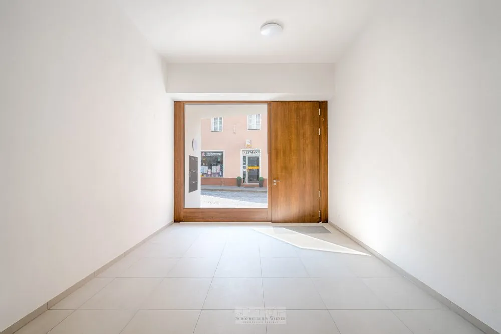Immobilienangebot - Regensburg - Alle - Hochwertige 1 ZKB-Whg. mit abgetrenntem Schlafzimmer mitten im Zentrum! (3.4)