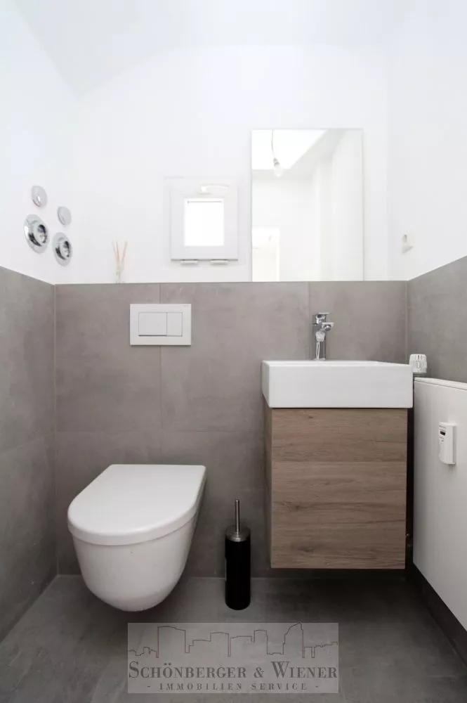 Immobilienangebot - Regensburg / Kreuzhof - Alle - Genug von Homeoffice? Kleines Büro in gepflegten Mehrparteienhaus