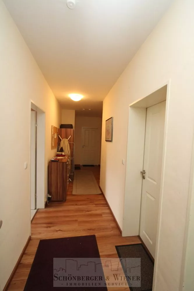 Immobilienangebot - Regensburg - Alle - Attraktive Wohnung mit 5 Zimmern & 5 Bädern – ideal für Kurzzeitvermietung, ca. 5,4 % Rendite
