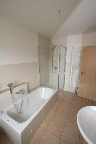 Immobilienangebot - Tegernheim - Alle - Exklusive Doppelhaushälfte mit sonniger Südwestterrasse & Doppelgarage