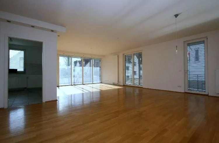Immobilienangebot - Regensburg - Alle - Hochwertige 3,5 ZKB-Wohnung mit großem Balkon am "Unteren Wöhrd"