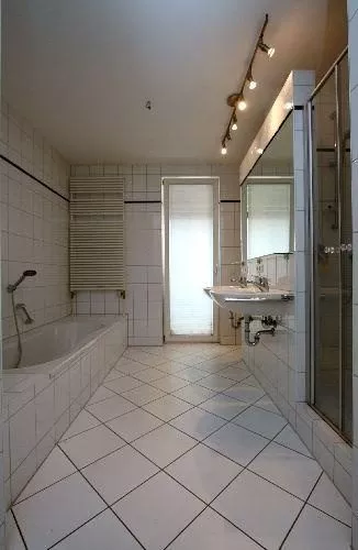 Immobilienangebot - Regensburg - Alle - Hochwertige 3,5 ZKB-Wohnung mit großem Balkon am "Unteren Wöhrd"