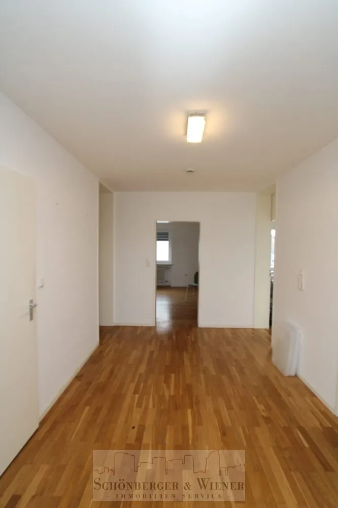 Immobilienangebot - Regensburg / Kreuzhof - Alle - Geräumige, gut aufgeteilte 3 ZKB-Wohnung