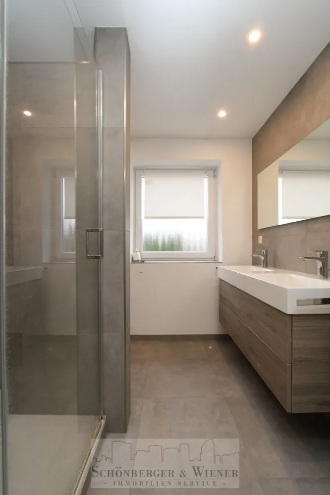Immobilienangebot - Regensburg / Kreuzhof - Alle - Geräumige, gut aufgeteilte 3 ZKB-Wohnung