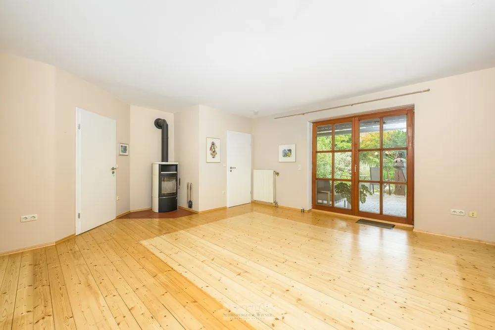 Immobilienangebot - Wenzenbach / Grünthal - Alle - Familienidylle im Grünen – Gepflegtes Einfamilienhaus mit großem Grundstück in ruhiger Lage