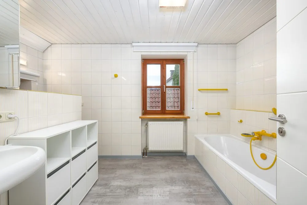 Immobilienangebot - Wenzenbach / Grünthal - Alle - Familienidylle im Grünen – Gepflegtes Einfamilienhaus mit großem Grundstück in ruhiger Lage