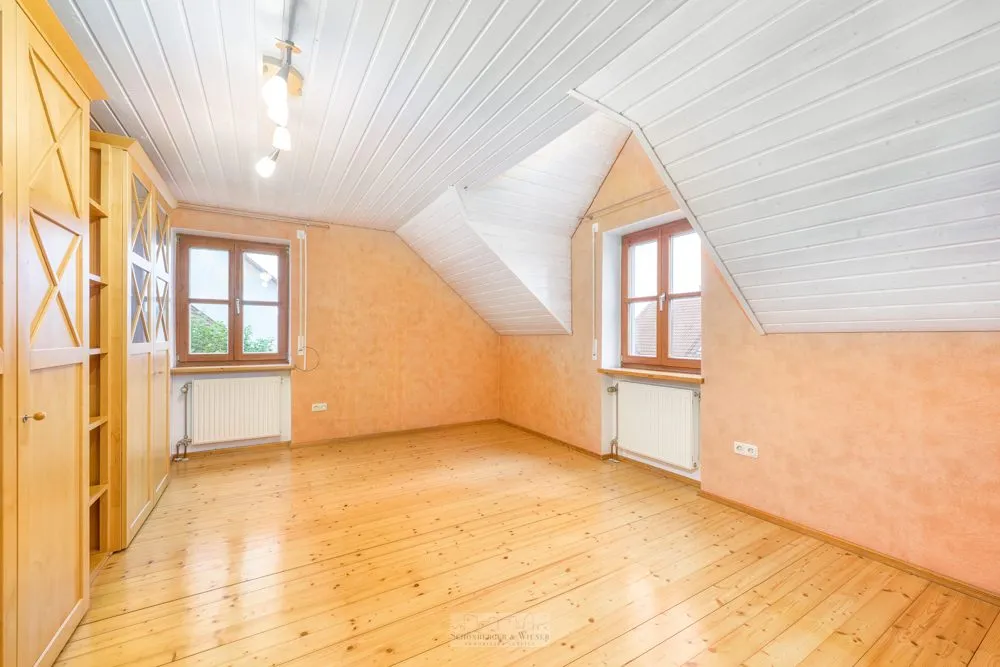 Immobilienangebot - Wenzenbach / Grünthal - Alle - Familienidylle im Grünen – Gepflegtes Einfamilienhaus mit großem Grundstück in ruhiger Lage