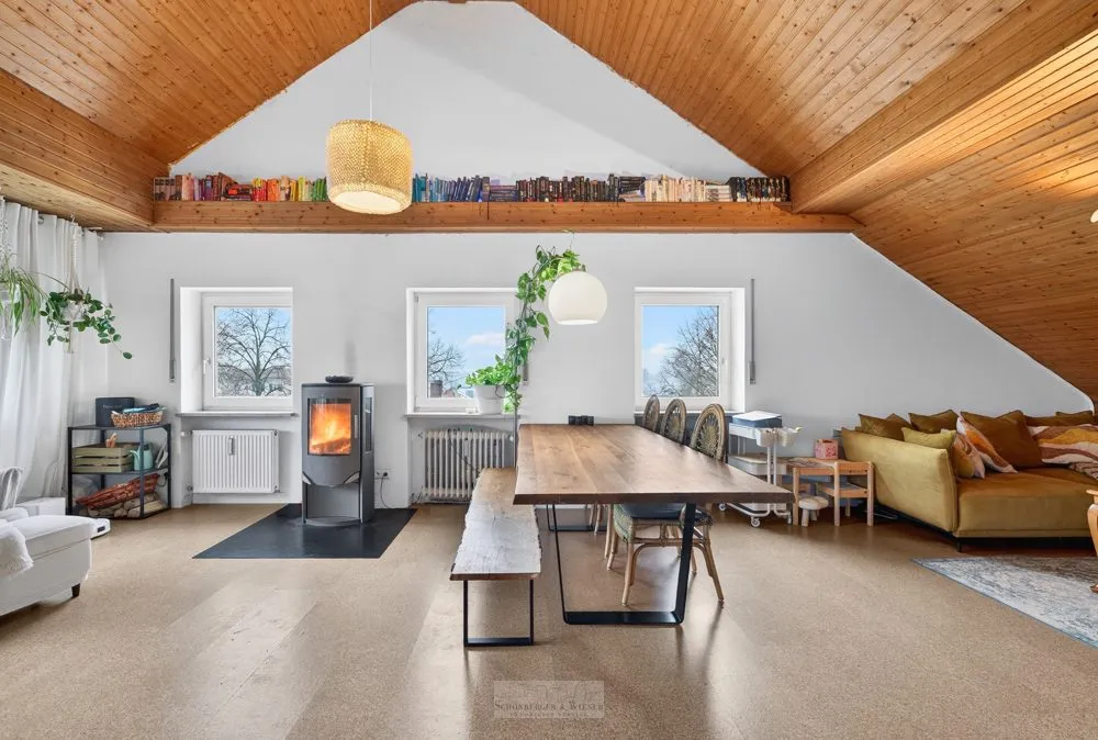 Immobilienangebot - Tegernheim - Alle - Wohnen mit Charakter – Lichtdurchflutete 3,5-Zimmer-Wohnung im obersten Geschoss