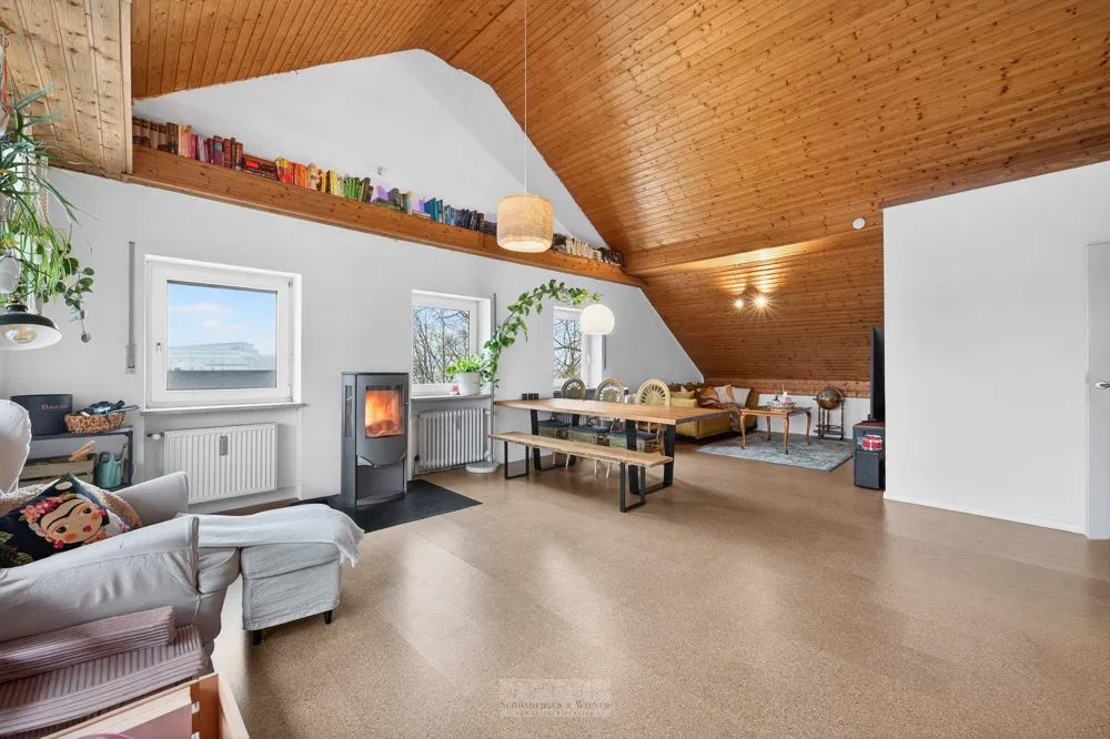 Immobilienangebot - Tegernheim - Alle - Wohnen mit Charakter – Lichtdurchflutete 3,5-Zimmer-Wohnung im obersten Geschoss