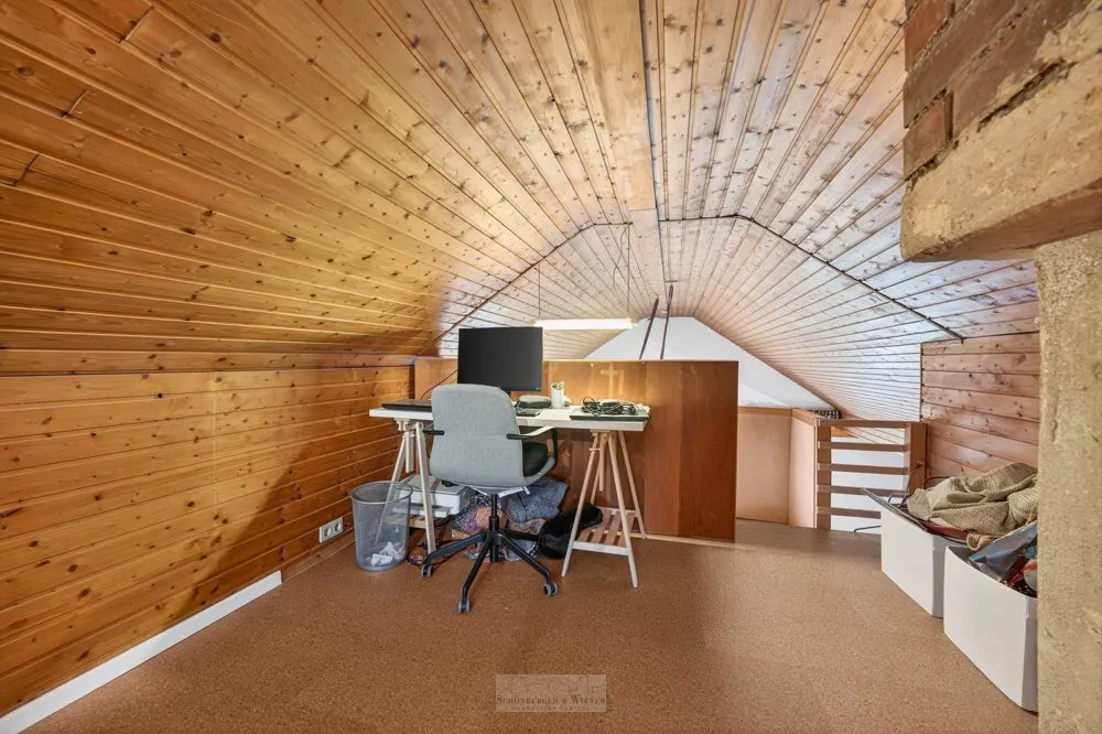Immobilienangebot - Tegernheim - Alle - Wohnen mit Charakter – Lichtdurchflutete 3,5-Zimmer-Wohnung im obersten Geschoss