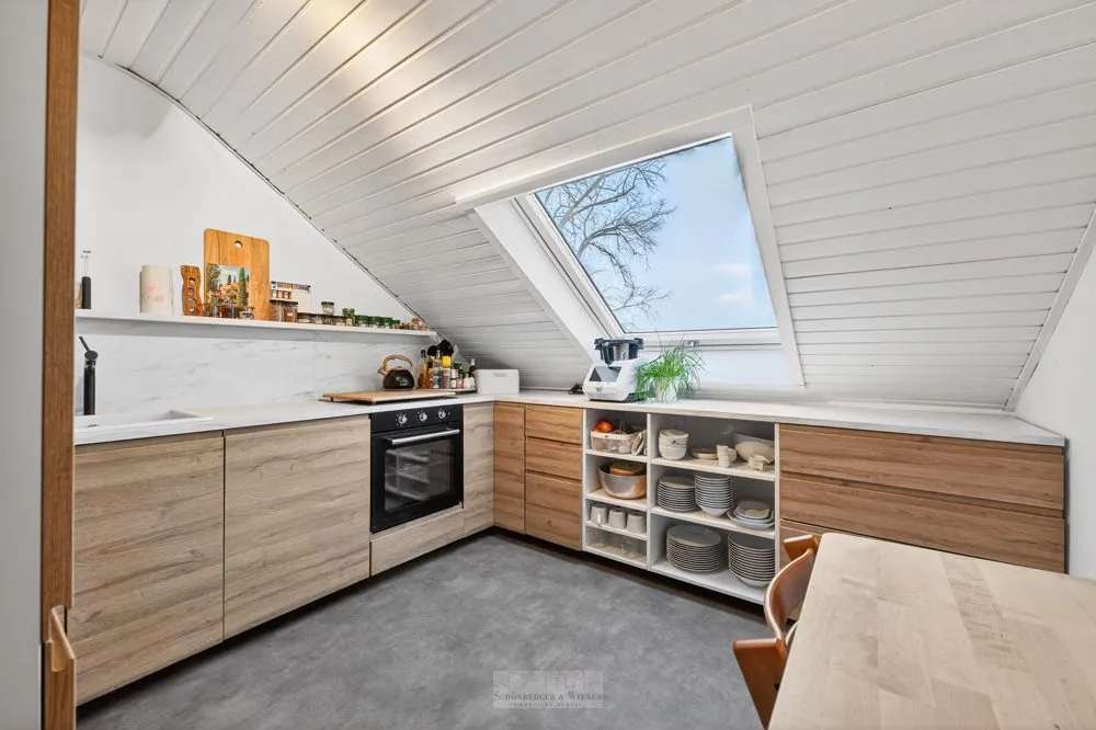 Immobilienangebot - Tegernheim - Alle - Wohnen mit Charakter – Lichtdurchflutete 3,5-Zimmer-Wohnung im obersten Geschoss