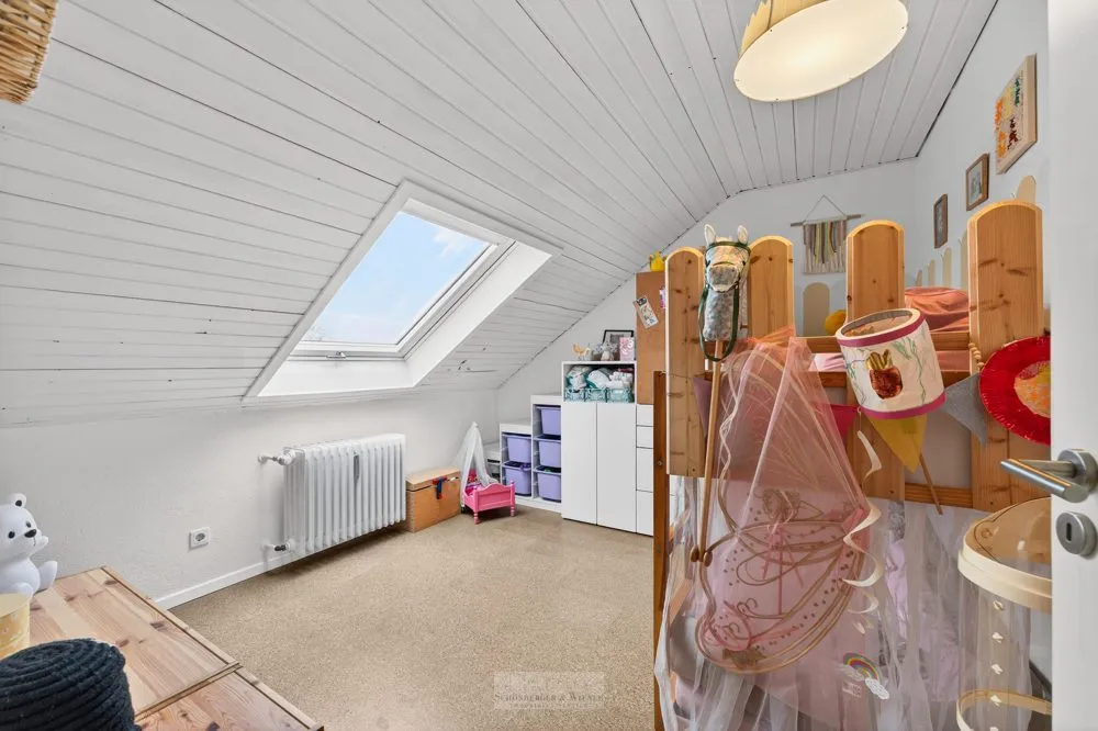 Immobilienangebot - Tegernheim - Alle - Wohnen mit Charakter – Lichtdurchflutete 3,5-Zimmer-Wohnung im obersten Geschoss