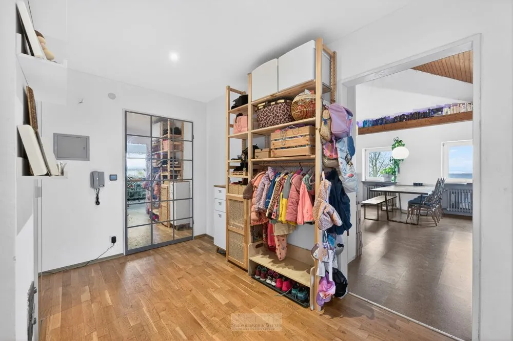 Immobilienangebot - Tegernheim - Alle - Wohnen mit Charakter – Lichtdurchflutete 3,5-Zimmer-Wohnung im obersten Geschoss