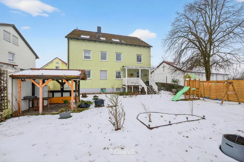 Immobilienangebot - Tegernheim - Alle - Wohnen mit Charakter – Lichtdurchflutete 3,5-Zimmer-Wohnung im obersten Geschoss