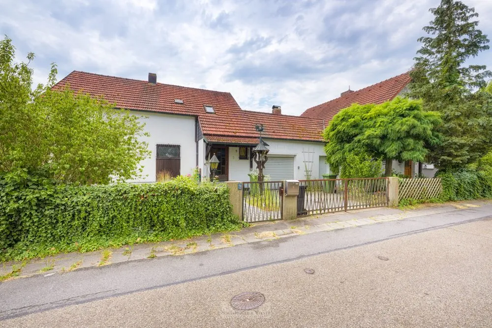 Immobilienangebot - Zeitlarn / Laub - Alle - Einfamilienhaus, ruhig gelegen mit potential!