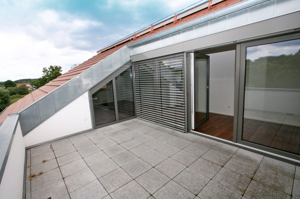 Immobilienangebot - Regensburg - Alle - Wohnen am Regenufer!! Neuwertige 3,5 ZKB-Wohnung mit Dachterrasse