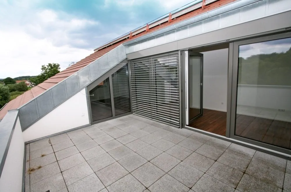 Immobilienangebot - Regensburg - Alle - Wohnen am Regenufer!! Neuwertige 3,5 ZKB-Wohnung mit Dachterrasse