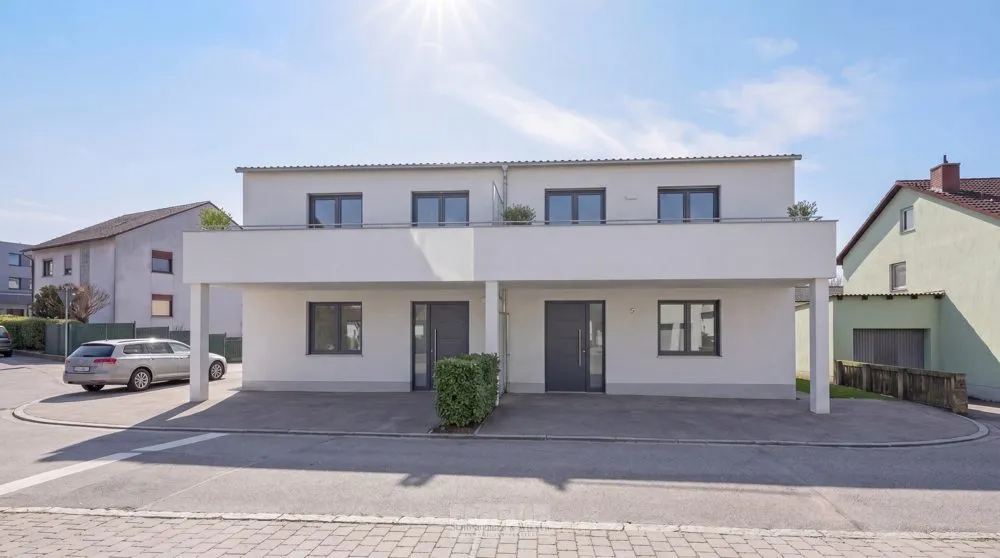 Immobilienangebot - Bad Abbach - Alle - KfW-55 Neubau-DHH mit Einliegerwohnung, PV & 3 Stellplätzen – nahe Regensburg