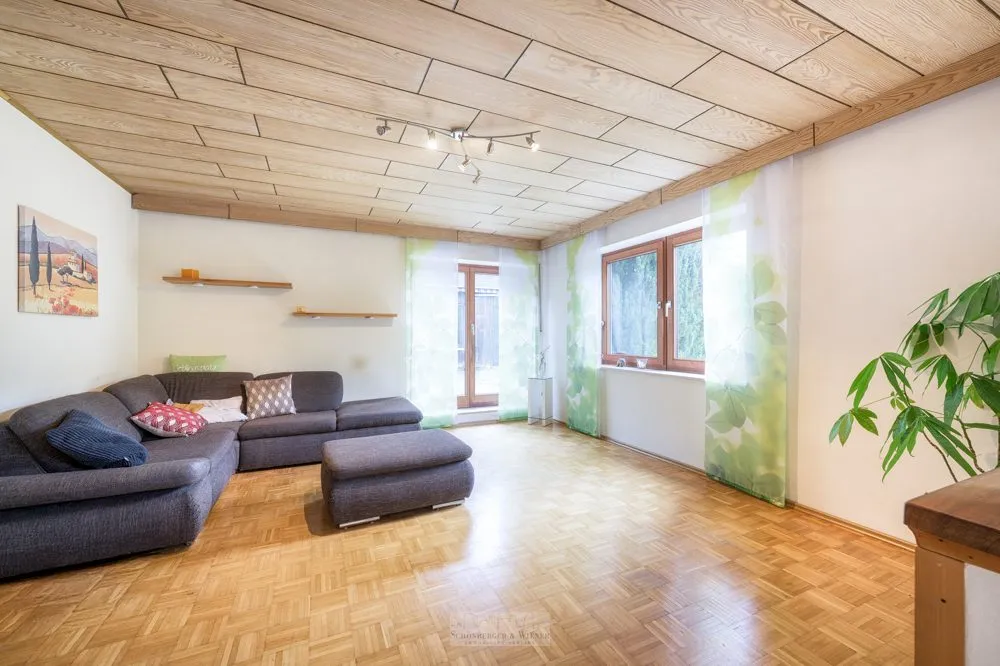 Wohnzimmer Immobilienangebot - Zeitlarn / Laub - Alle - Gepflegtes Einfamilienhaus mit gepflegter Ausstattung in ruhiger Lage in Laub