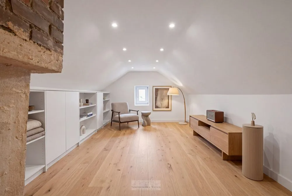 Immobilienangebot - Tegernheim - Alle - Wohnen mit Charakter – Lichtdurchflutete 3,5-Zimmer-Wohnung im obersten Geschoss