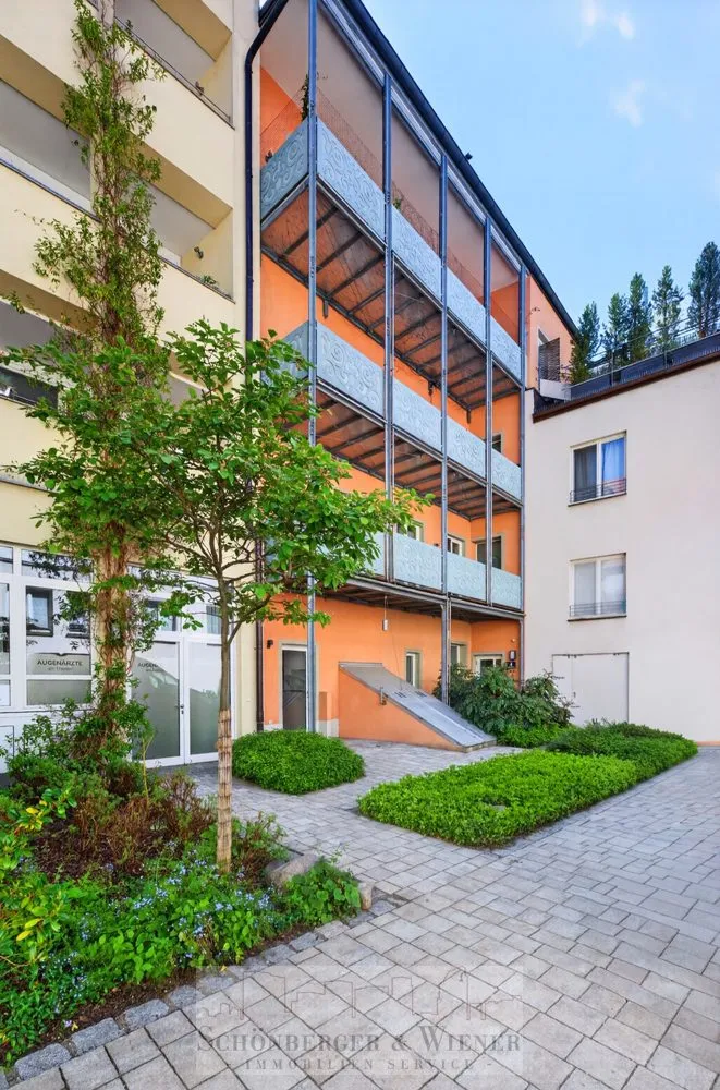 Immobilienangebot - Regensburg - Alle - Exklusive 2,5-Zimmer-Altstadtwohnung mit Balkon in hochwertig saniertem Denkmalobjekt