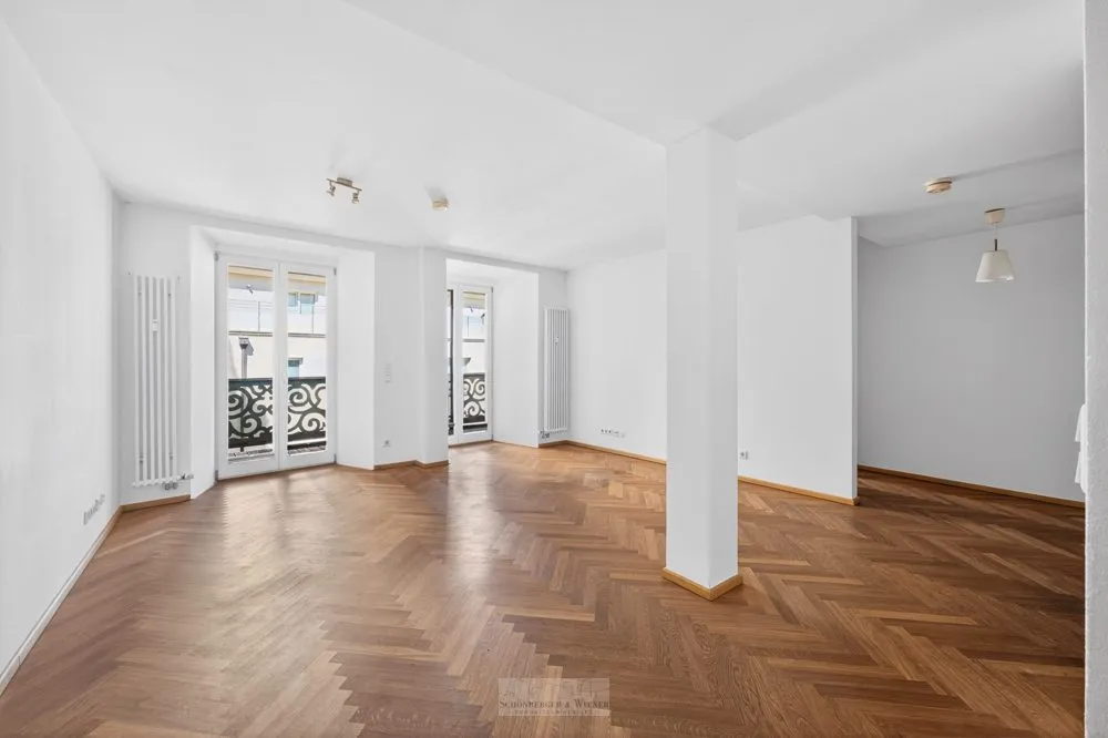 Immobilienangebot - Regensburg - Alle - Exklusive 2,5-Zimmer-Altstadtwohnung mit Balkon in hochwertig saniertem Denkmalobjekt