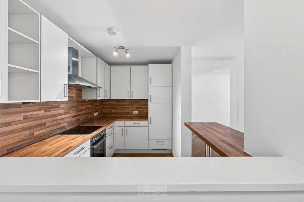 Immobilienangebot - Regensburg - Alle - Exklusive 2,5-Zimmer-Altstadtwohnung mit Balkon in hochwertig saniertem Denkmalobjekt