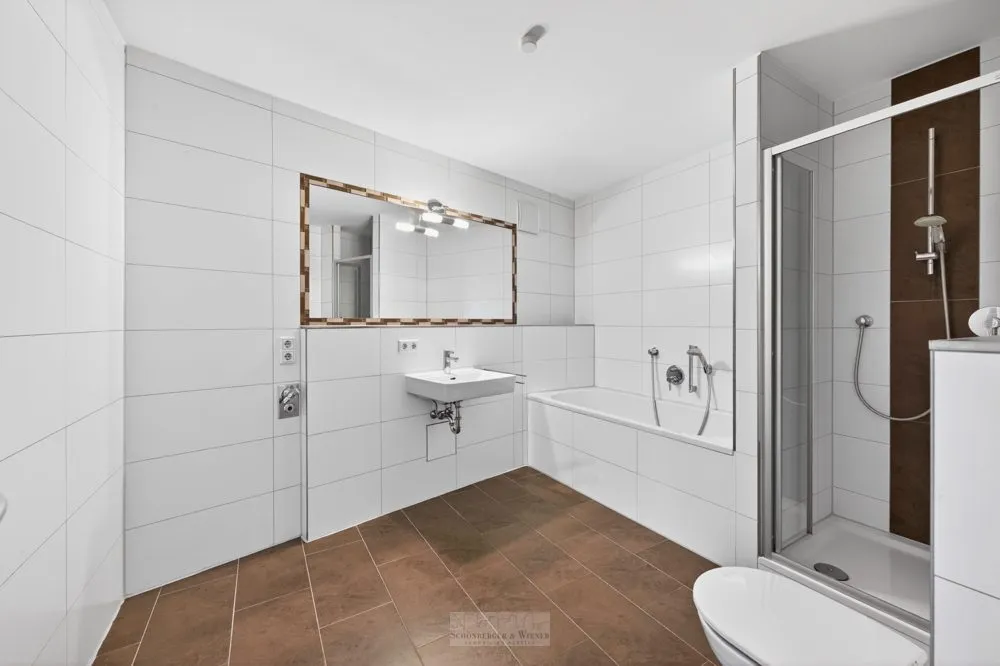 Immobilienangebot - Regensburg - Alle - Exklusive 2,5-Zimmer-Altstadtwohnung mit Balkon in hochwertig saniertem Denkmalobjekt