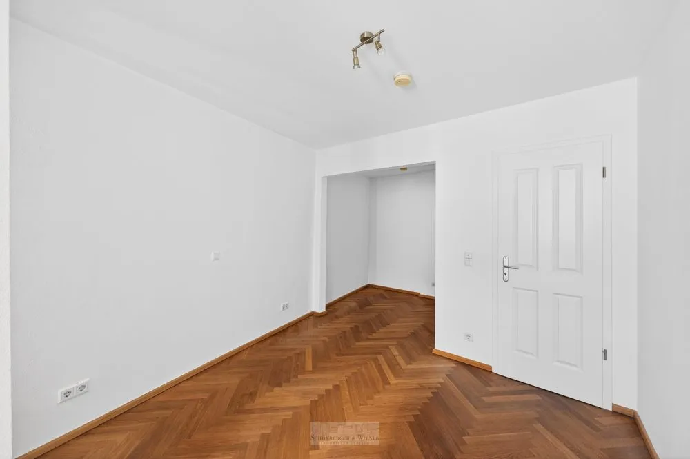 Immobilienangebot - Regensburg - Alle - Exklusive 2,5-Zimmer-Altstadtwohnung mit Balkon in hochwertig saniertem Denkmalobjekt