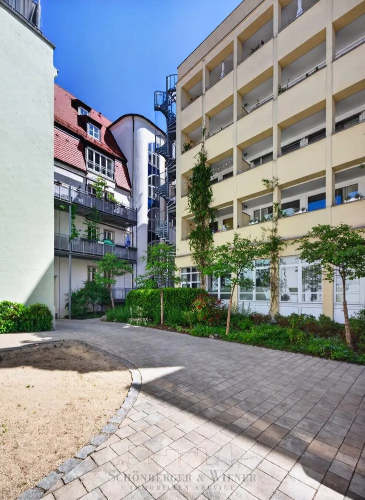 Immobilienangebot - Regensburg - Alle - Exklusive 2,5-Zimmer-Altstadtwohnung mit Balkon in hochwertig saniertem Denkmalobjekt