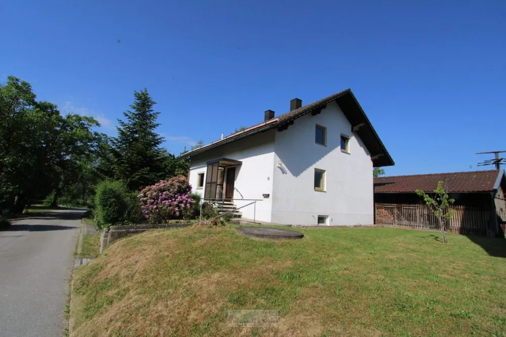 Immobilienangebot - Schwarzach - Alle - Idyllisch gelegenes Einfamilienhaus mit Potential!