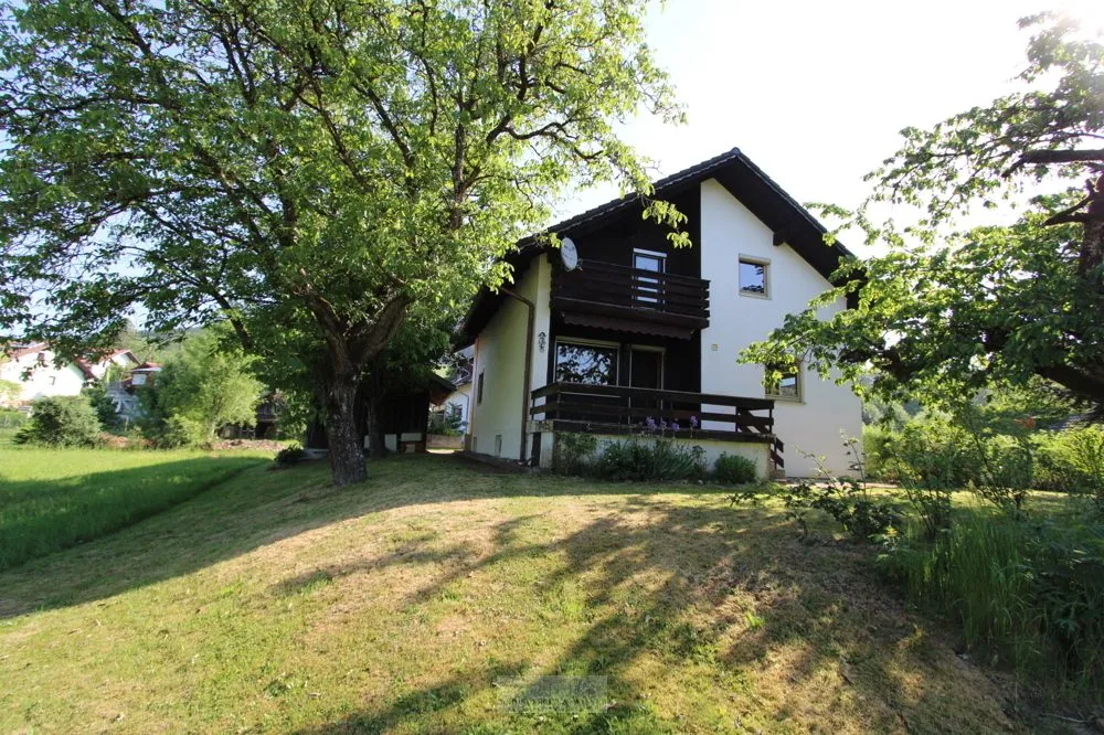 Immobilienangebot - Schwarzach - Alle - Idyllisch gelegenes Einfamilienhaus mit Potential!