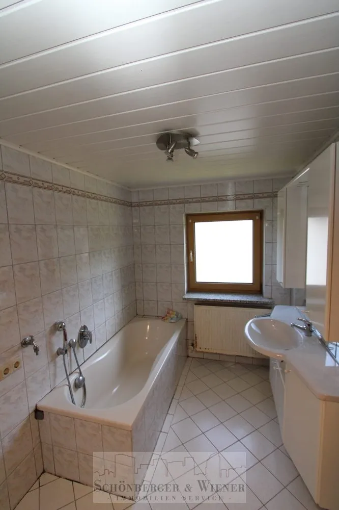 Immobilienangebot - Schwarzach - Alle - Idyllisch gelegenes Einfamilienhaus mit Potential!