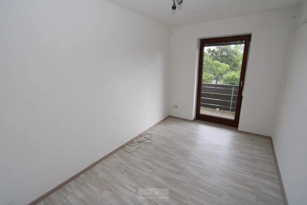 Immobilienangebot - Regenstauf - Alle - Gepflegte, zentral gelegene Doppelhaushälfte in Regenstauf!