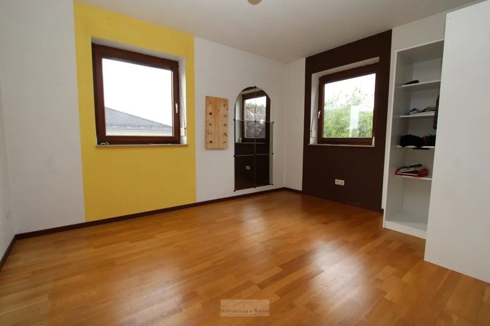 Immobilienangebot - Regenstauf - Alle - Gepflegte, zentral gelegene Doppelhaushälfte in Regenstauf!