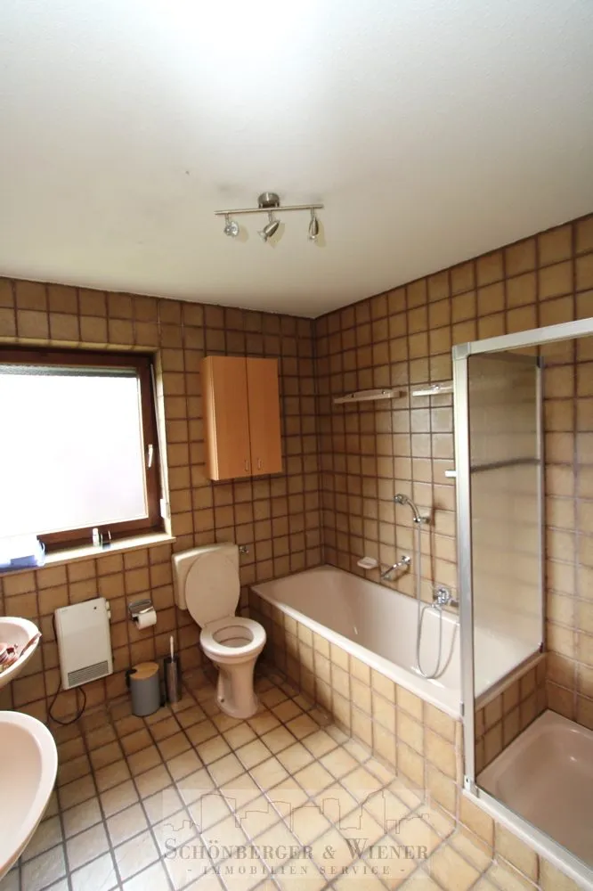 Immobilienangebot - Regenstauf - Alle - Gepflegte, zentral gelegene Doppelhaushälfte in Regenstauf!