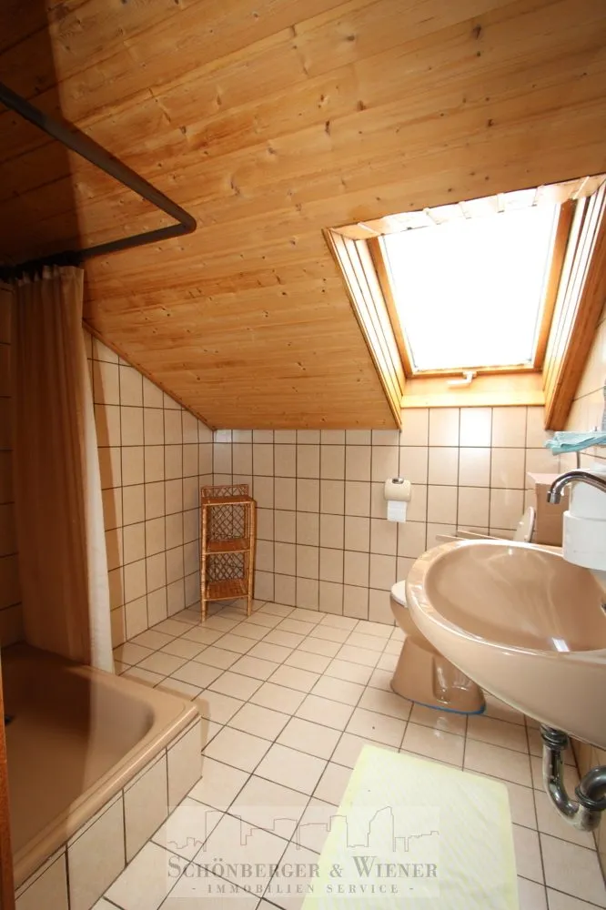 Immobilienangebot - Regenstauf - Alle - Gepflegte, zentral gelegene Doppelhaushälfte in Regenstauf!