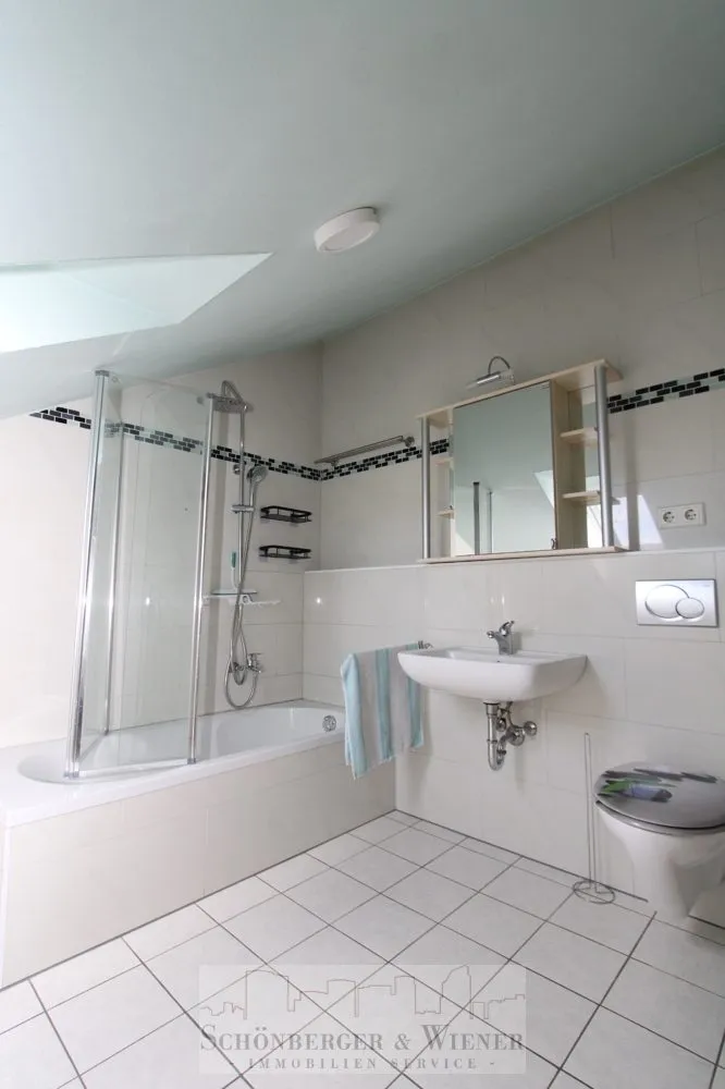 Immobilienangebot - Regensburg - Alle - Helle 1-Zimmer-Wohnung mit Südbalkon, Küche, Aufzug & Tiefgarage