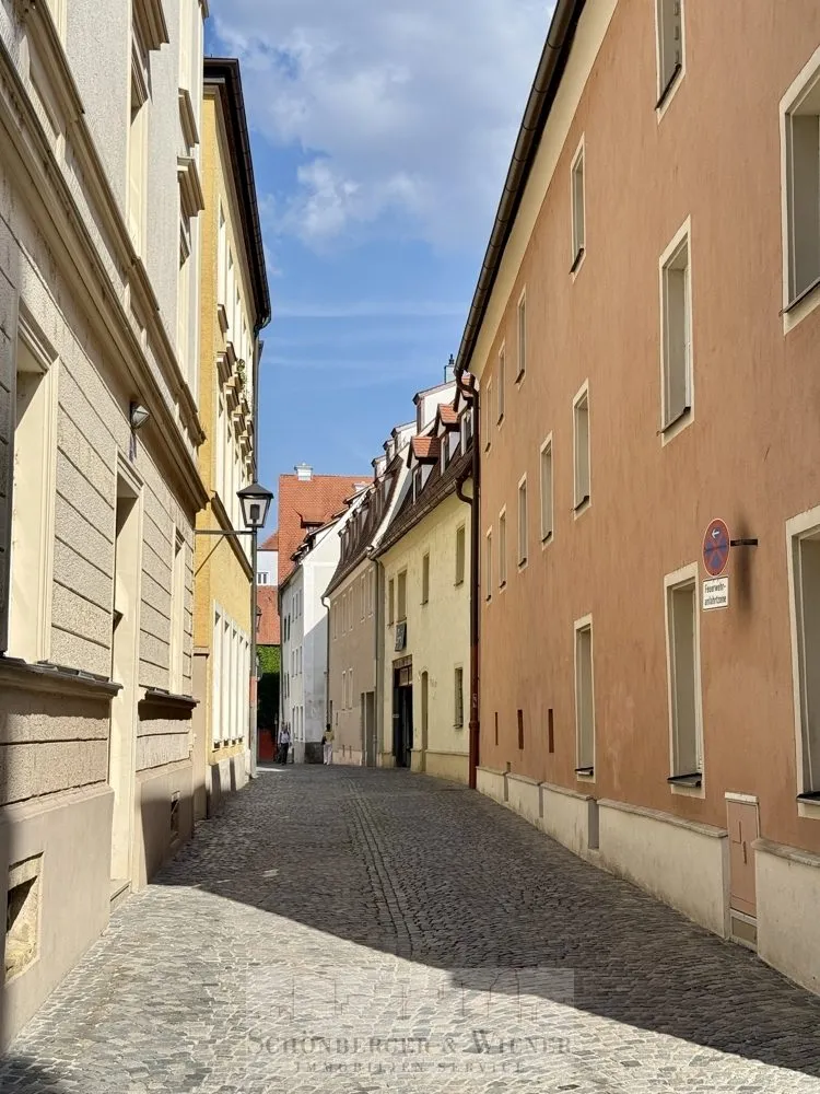 Immobilienangebot - Regensburg - Alle - Altstadt-Rarität: Maisonette mit Stellplatz im historischen Baudenkmal