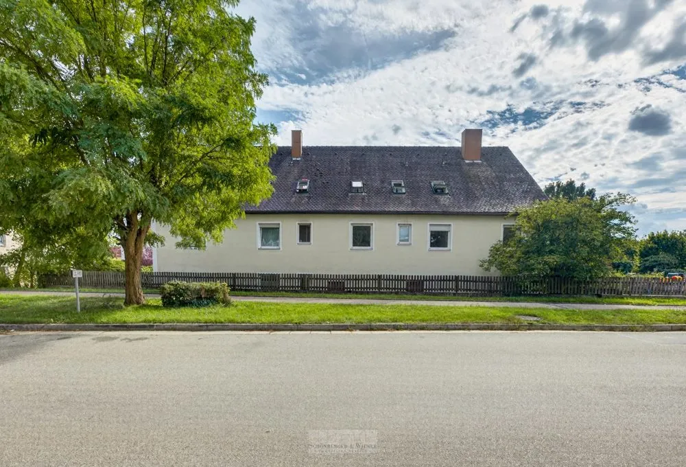 Immobilienangebot - Obertraubling / Niedertraubling - Alle - Gepflegtes Mehrfamilienhaus mit 7 Wohneinheiten, 13 Garagenstellplätzen und Entwicklungspotenzial!