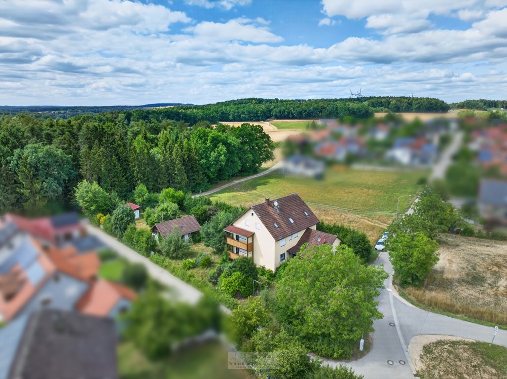 Immobilienangebot - Laaber / Hinterzhof - Alle - Idyllisch gelegenes 3 Parteiienhaus mit Entwicklungspotential !