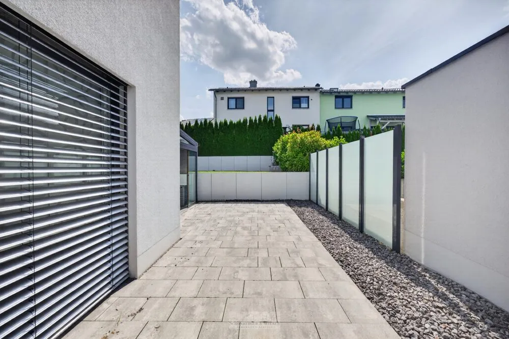 Immobilienangebot - Köfering - Alle - Modernes Refugium mit hochwertiger Ausstattung in Köfering