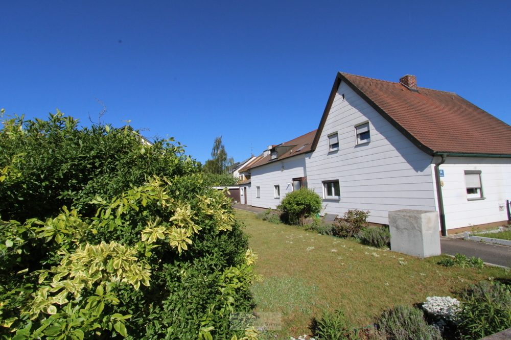 Immobilienangebot - Regensburg - Alle - Großzügiges Grundstück mit Altbestand in idyllischer, historischer Siedlung