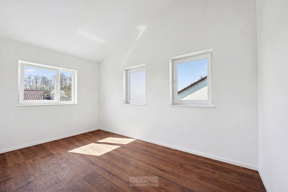 Immobilienangebot - Bad Abbach - Alle - Modernes Wohnen auf zwei Ebenen: 5-Zimmer-Maisonette mit Süd- & Dachterrasse